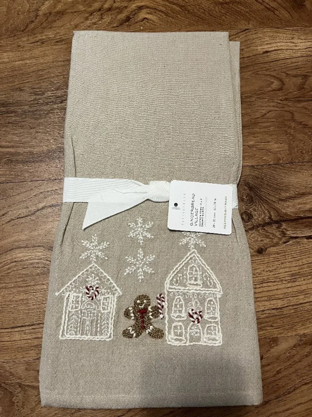 Pottery Barn Gingerbread Village Set of 2 Embroidered Kitchen Towels 20 x 30 in
